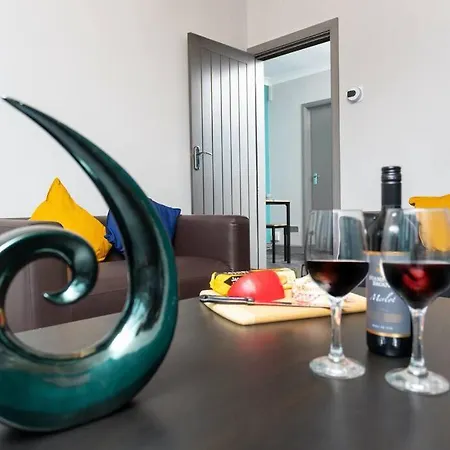 Stylish House - Close To Centre - Free Parking, Super-fast Wifi And Smart Tvs By Yoko Мидлсбро