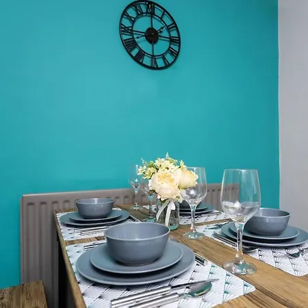 Stylish House - Close To Centre - Free Parking, Super-fast Wifi And Smart Tvs By Yoko