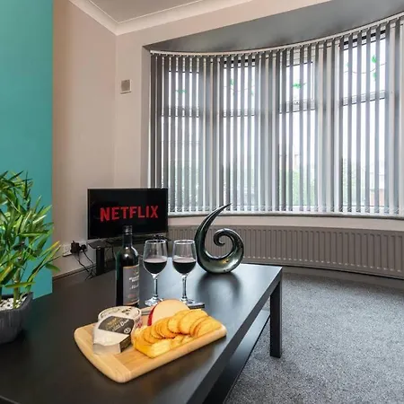 Stylish House - Close To Centre - Free Parking, Super-fast Wifi And Smart Tvs By Yoko Ferienhaus