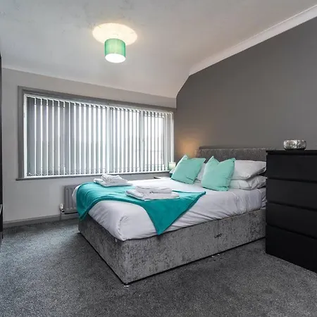 Stylish House - Close To Centre - Free Parking, Super-fast Wifi And Smart Tvs By Yoko Мидлсбро